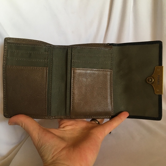 Vintage Fossil Leather Trifold Color-Block Wallet - Picture 5 of 9